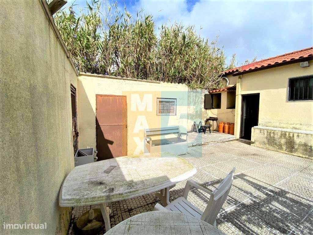 Duas moradias remodeladas na Ajuda com 2 pisos vendidas em conjunto - Grande imagem: 4/32