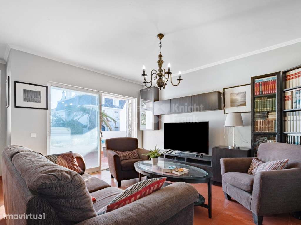 Apartamento T3 com pátio e estacionamento no Estoril - Grande imagem: 5/33