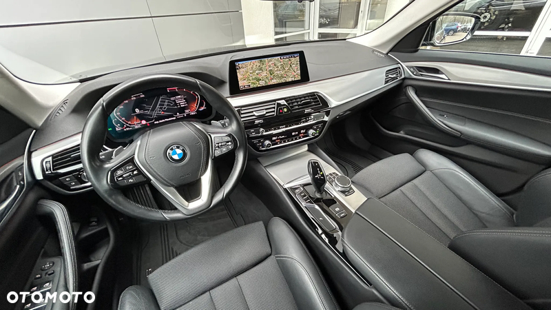 BMW Seria 5 520d xDrive Sport Line sport - 28