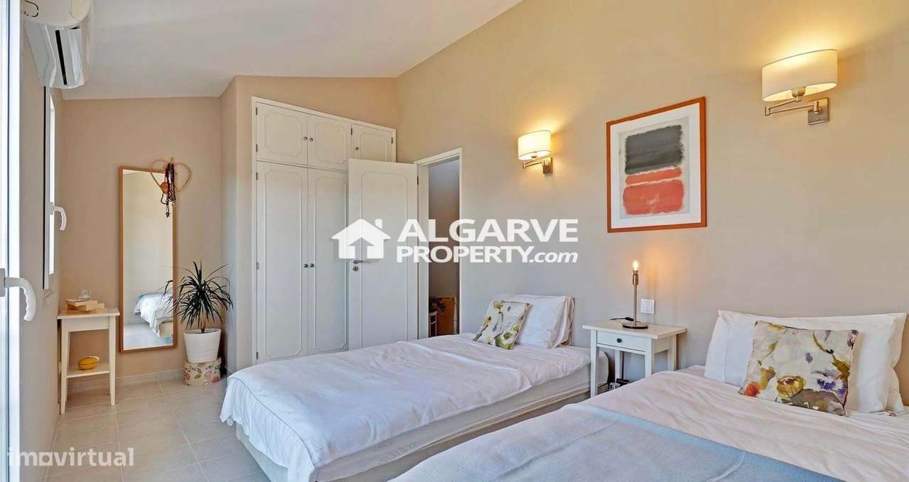 Moradia V3 próximo da marina e da praia em Vilamoura, Algarve - Grande imagem: 4/24