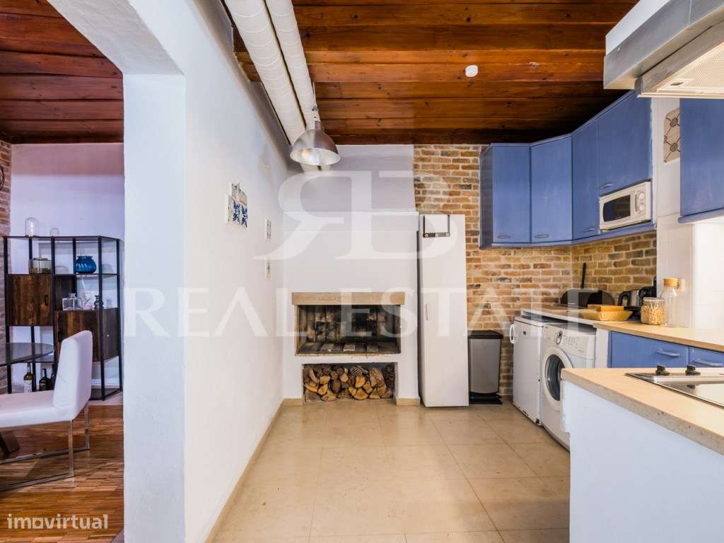 T1 - Chiado, Santa Catarina, centro de Lisboa.-21