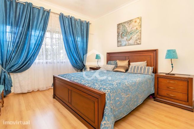 Moradia Isolada T8 em terreno de 1000 m2 em Belverde-23