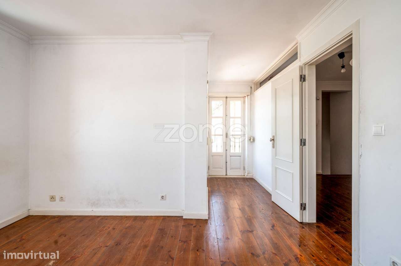 CASA EXCLUSIVA NA RUA DA COSTA (entre as Necessidades e Alcântara)-25