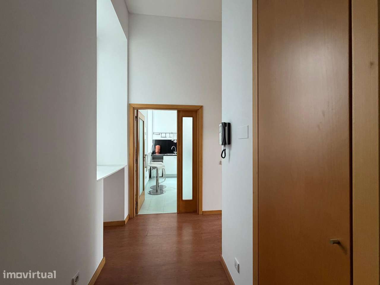 T1 com garagem e cozinha separada em Paranhos - Grande imagem: 4/10