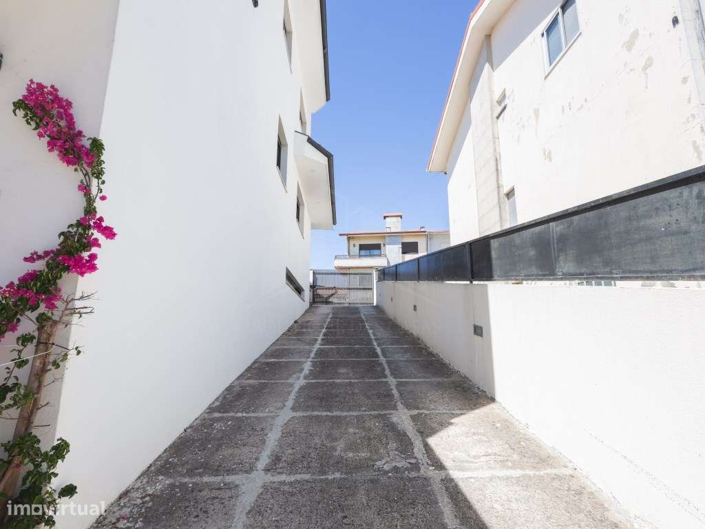 Moradia T3 com Terraço - Gondomar-40