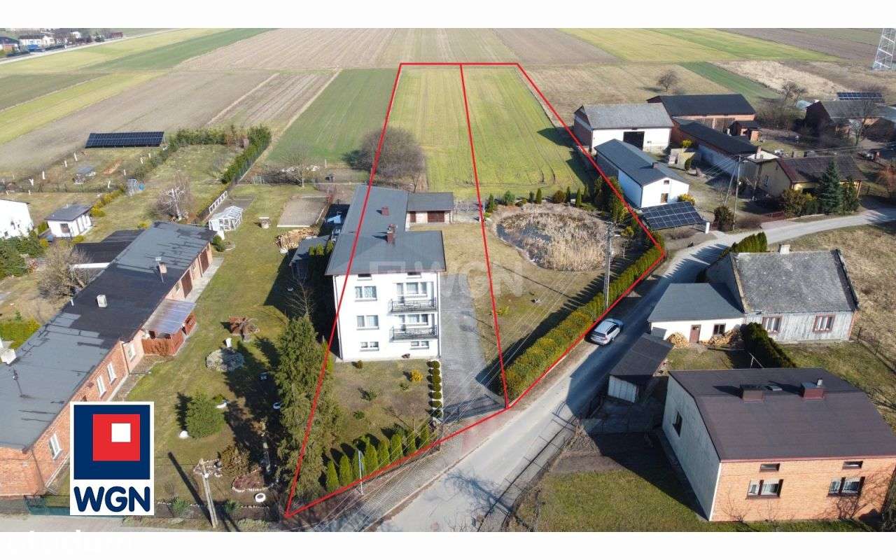 Praktyczny dom z dużym terenem..-4