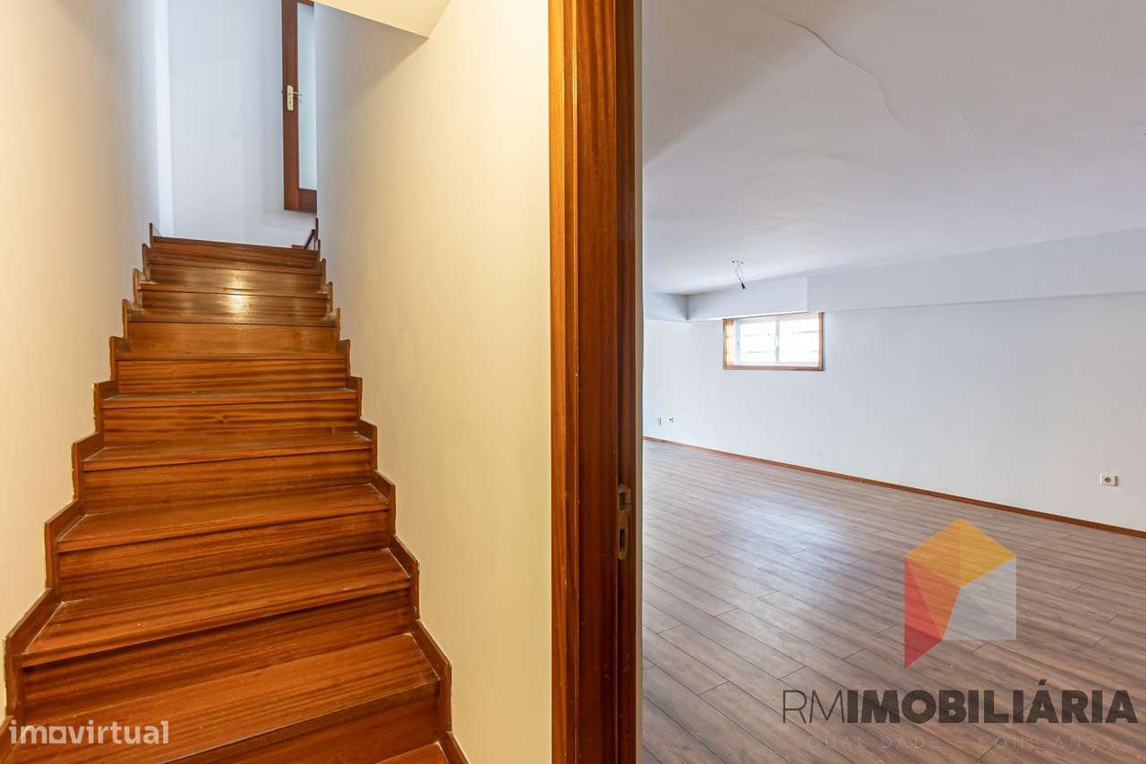 Moradia T4 em Fânzeres-40