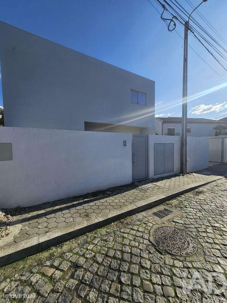 Apartamento T3 em Oliveira do Douro de 120,00 m2 - Grande imagem: 4/28