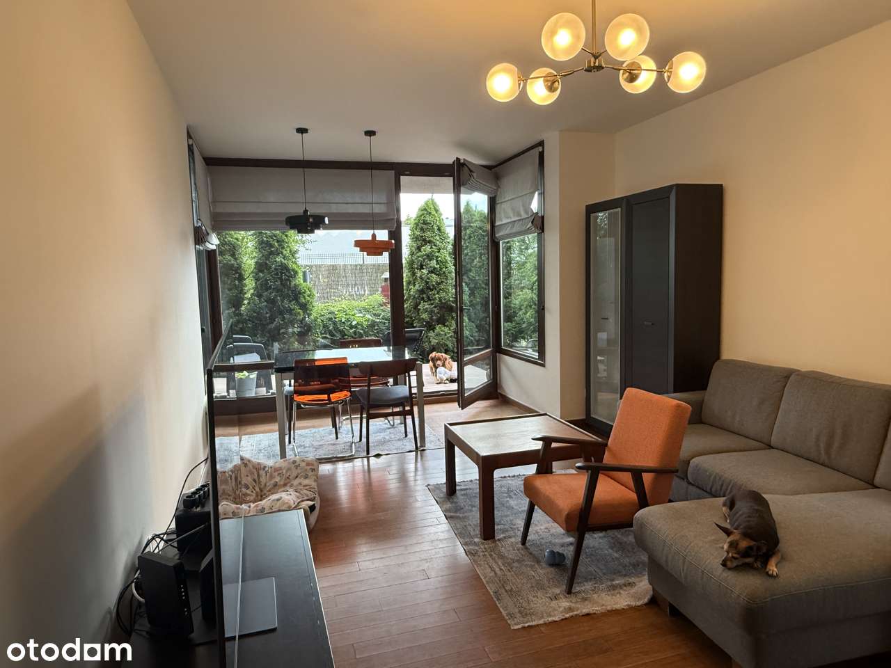 Wysokiej klasy mieszkanie w centrum: 2 łazienki, garderoba i ogród