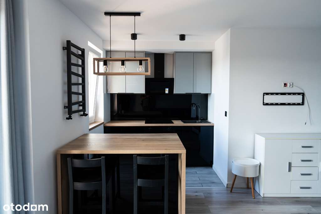 Nowoczesna kawalerka z widokowym balkonem-9