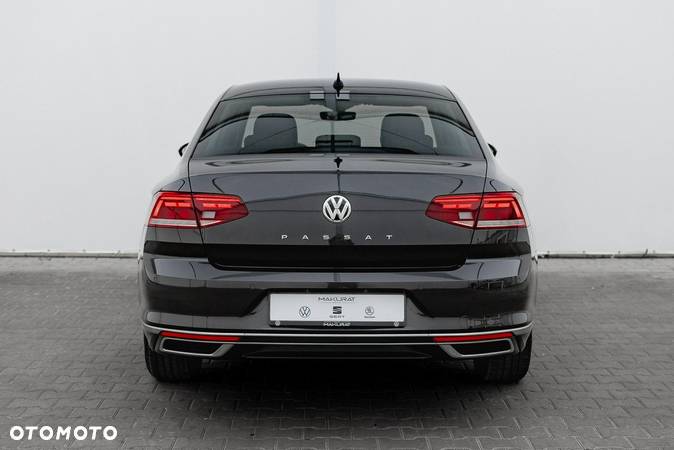 Volkswagen Passat 2.0 TDI Elegance DSG - 8