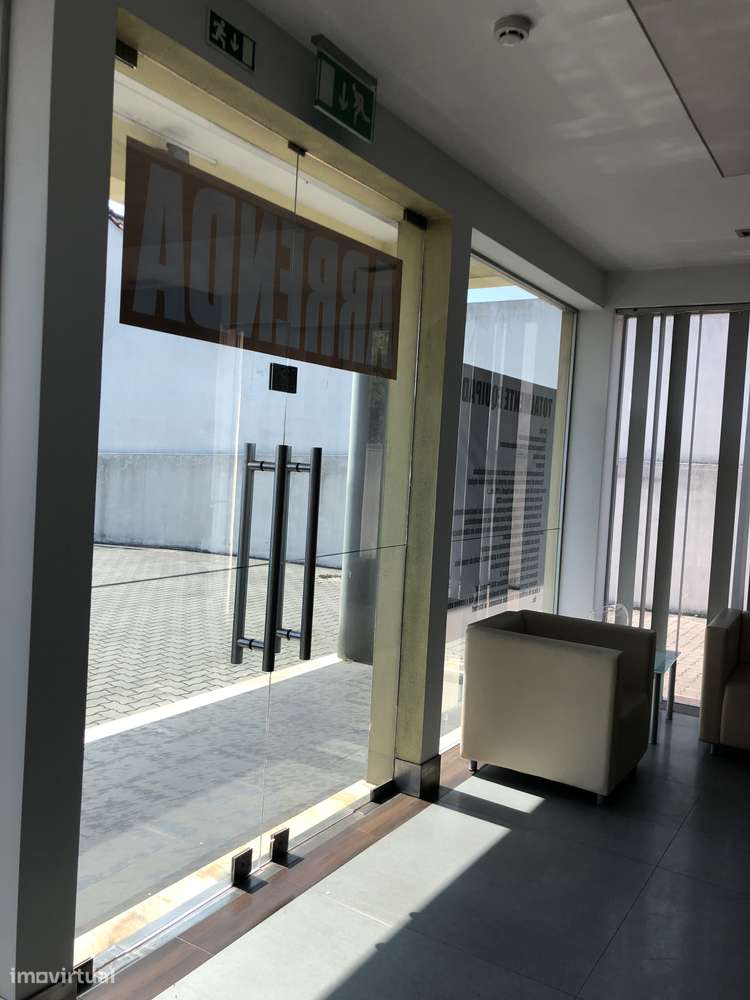 Escritório moderno pronto a funcionar em edifício comercial-serviços - Grande imagem: 4/20