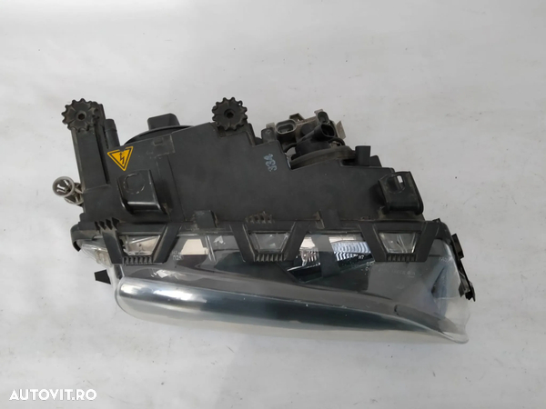 Far dreapta xenon BMW seria 3 E46 FL europa - 8