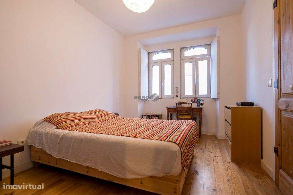 Moradia duplex na Graça com 5 Quartos e Jardim-15