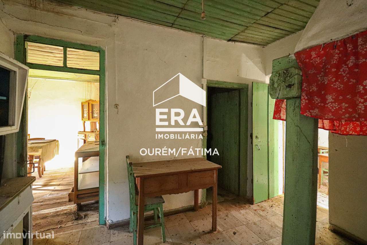 Moradia T3 para reconstrução no Bairro, Ourém-16