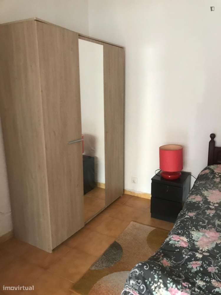 Quarto - localizado em Amadora Lisbon - Grande imagem: 4/6