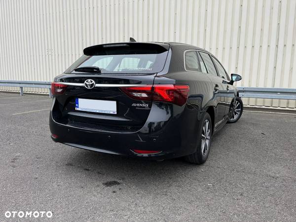 Toyota Avensis 1.8 Premium MS - 9