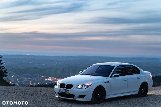 BMW M5 Standard - 1