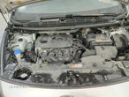 Kia Carens 1.6 GDI L - 12