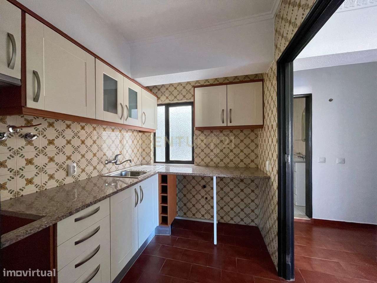 Exclusivo Apartamento T2 - Quarteira - Lugar de Garagem - Varandas - P-17