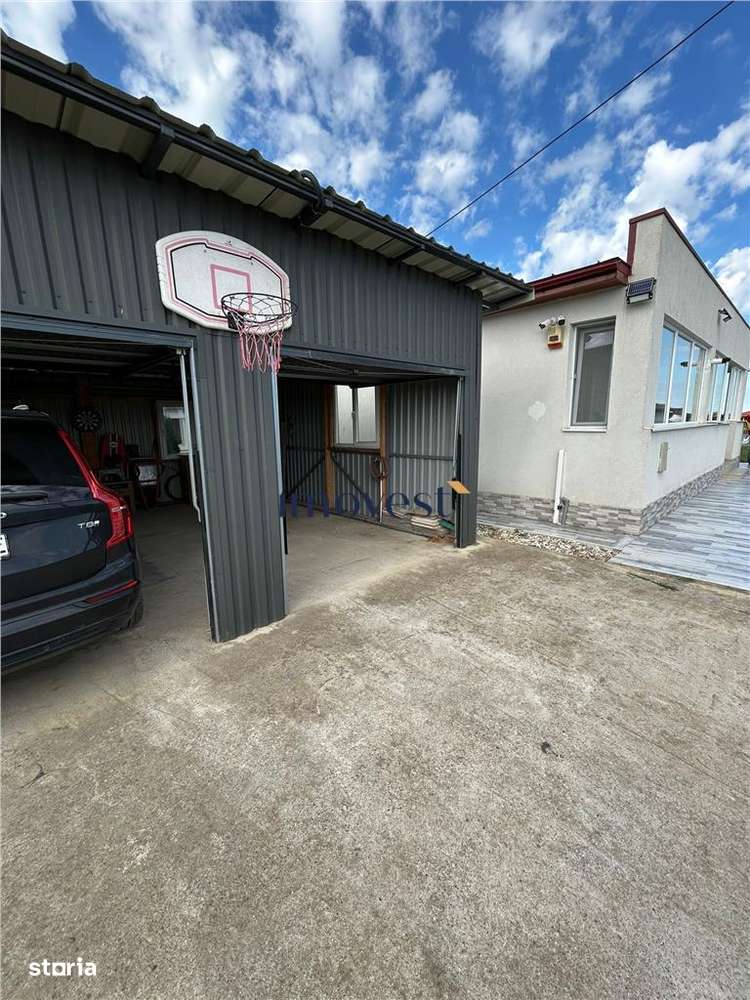 Casa unica de vanzare la Lac Apa – 2.000 mp teren, iesire la lac - Imagine principală: 3/20