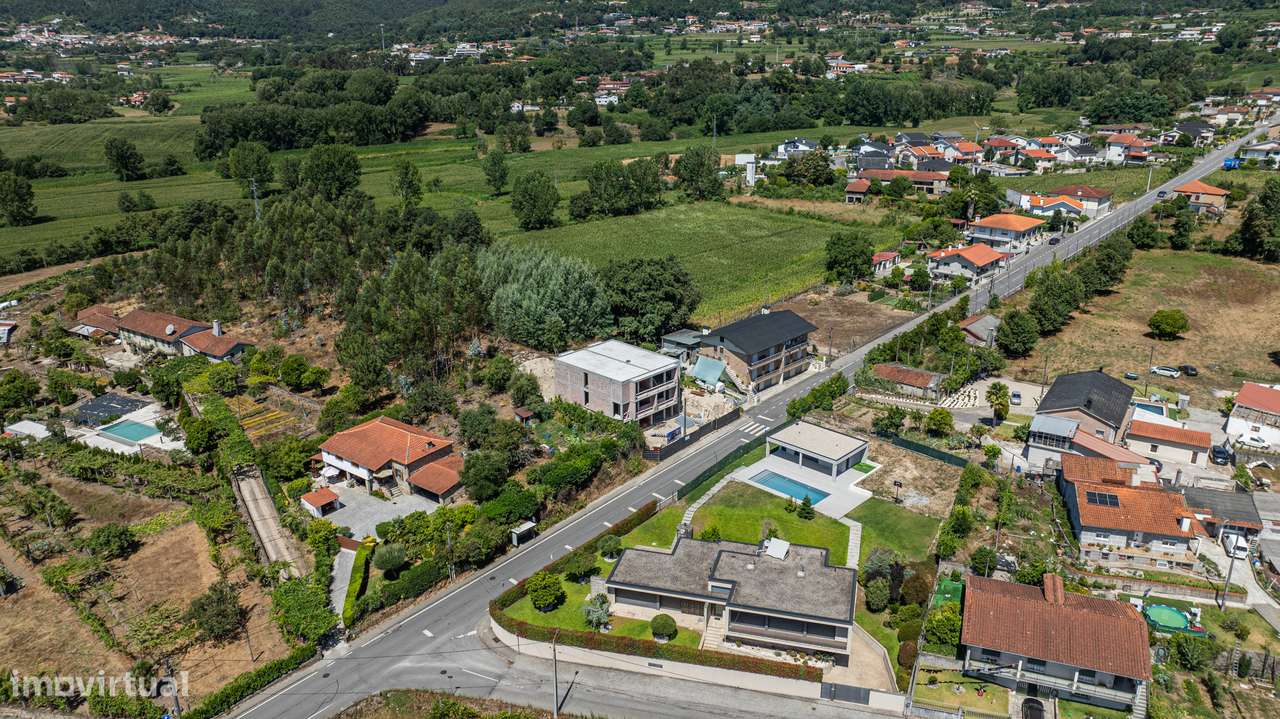 Moradia T3 à venda em Sande São Lourenço - Guimarães-8