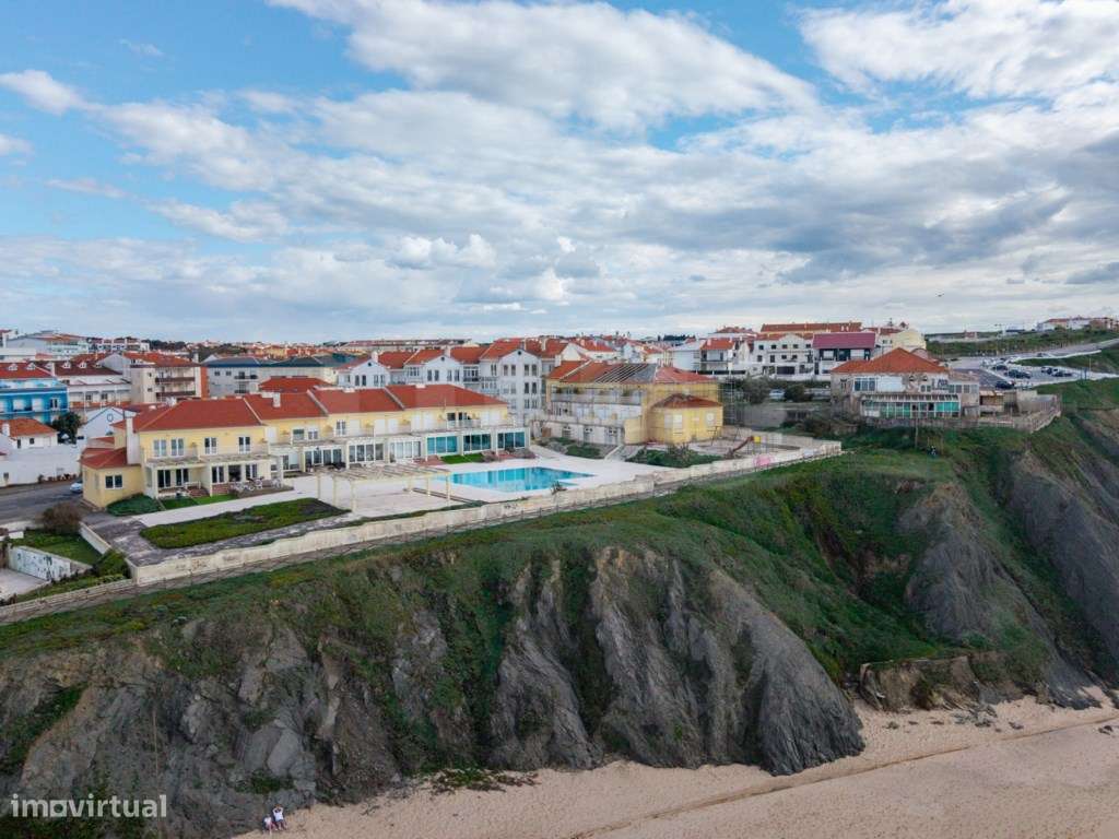 Moradia T2 com piscina e vista mar para venda em Santa Cruz.-28