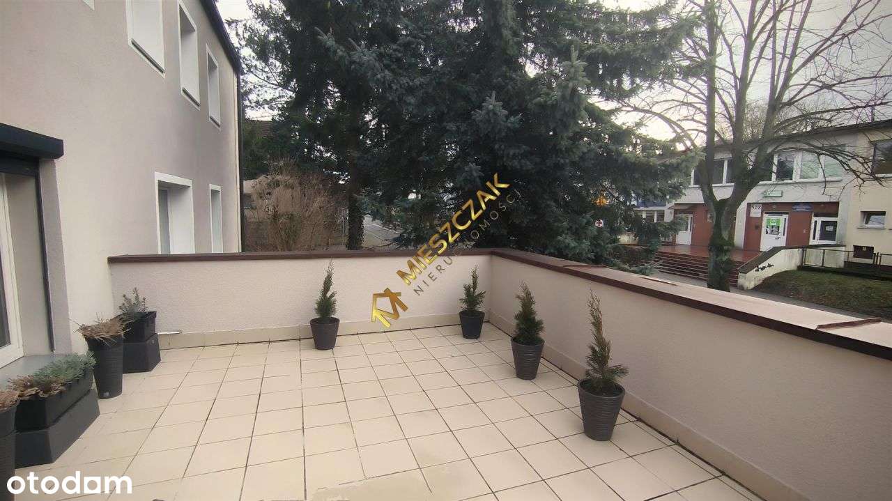 Częśc domu z ogrodem i dwoma lokalami użytkowymi w-13