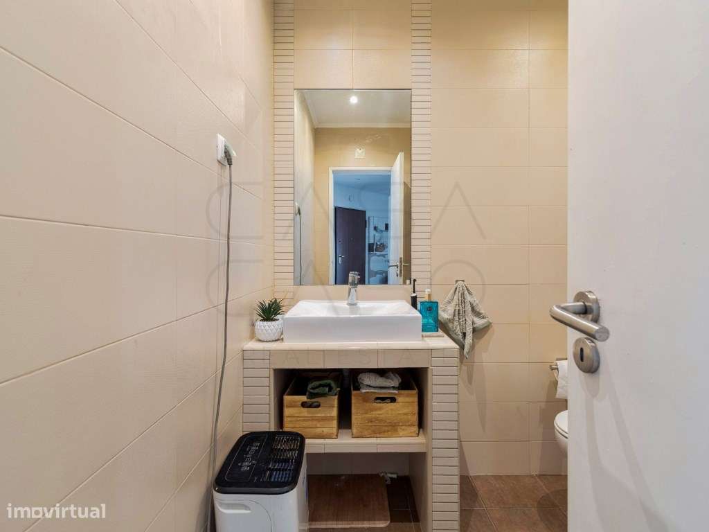 T3 Remodelado com Vista Rio no Bairro Santos Nicolau - Setúbal-20