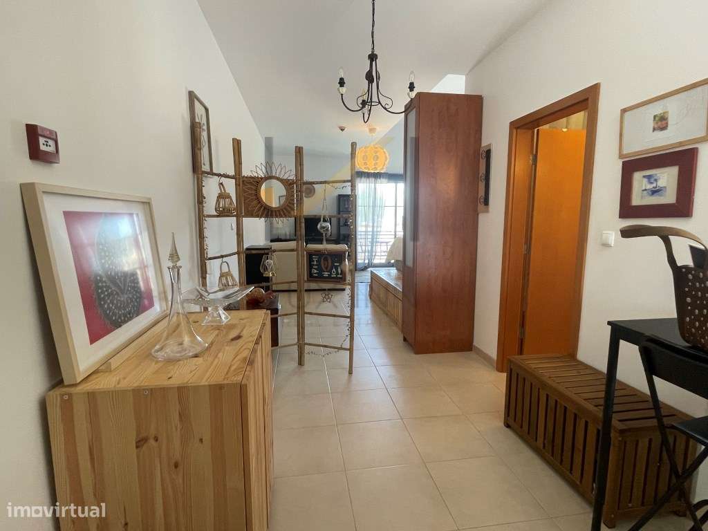 Apartamento T0, Mobilado e Equipado, Urb. Palmela VIllage situado n...-1