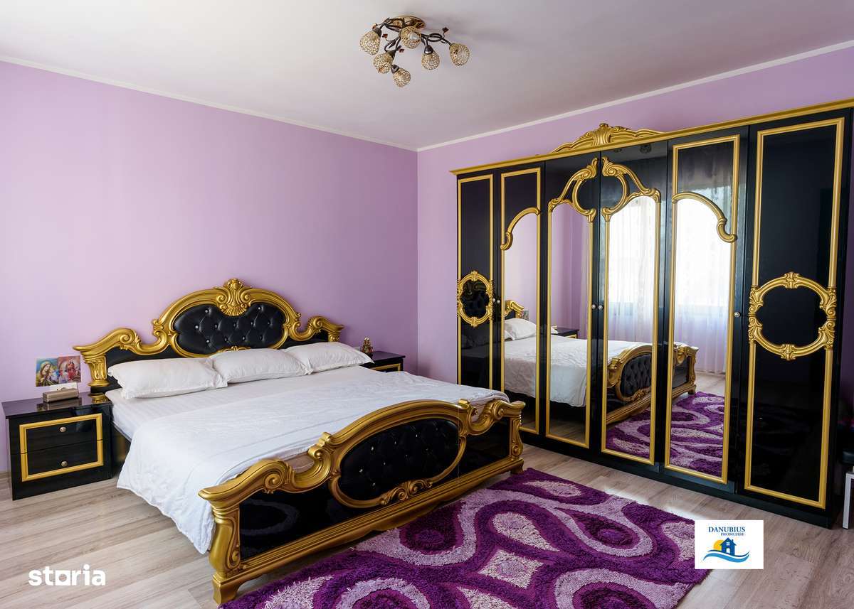 Vila de vanzare 6 camere in oras pret 200000neg - Imagine principală: 4/11