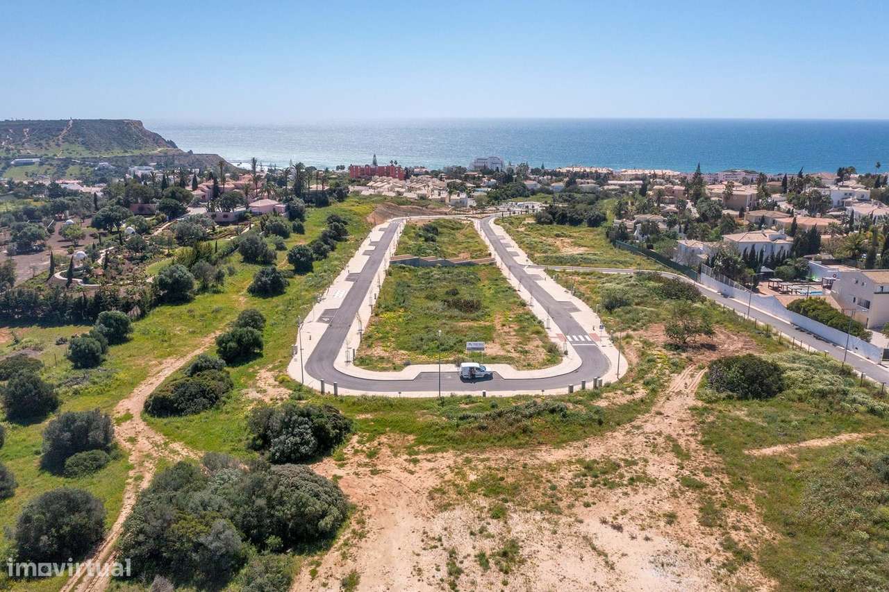 LOTE URBANO PARA VENDA NA PRAIA DA LUZ, MONTE LEMOS - Grande imagem: 4/7