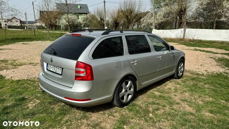 Skoda Octavia Combi 2.0 TSI RS - 3