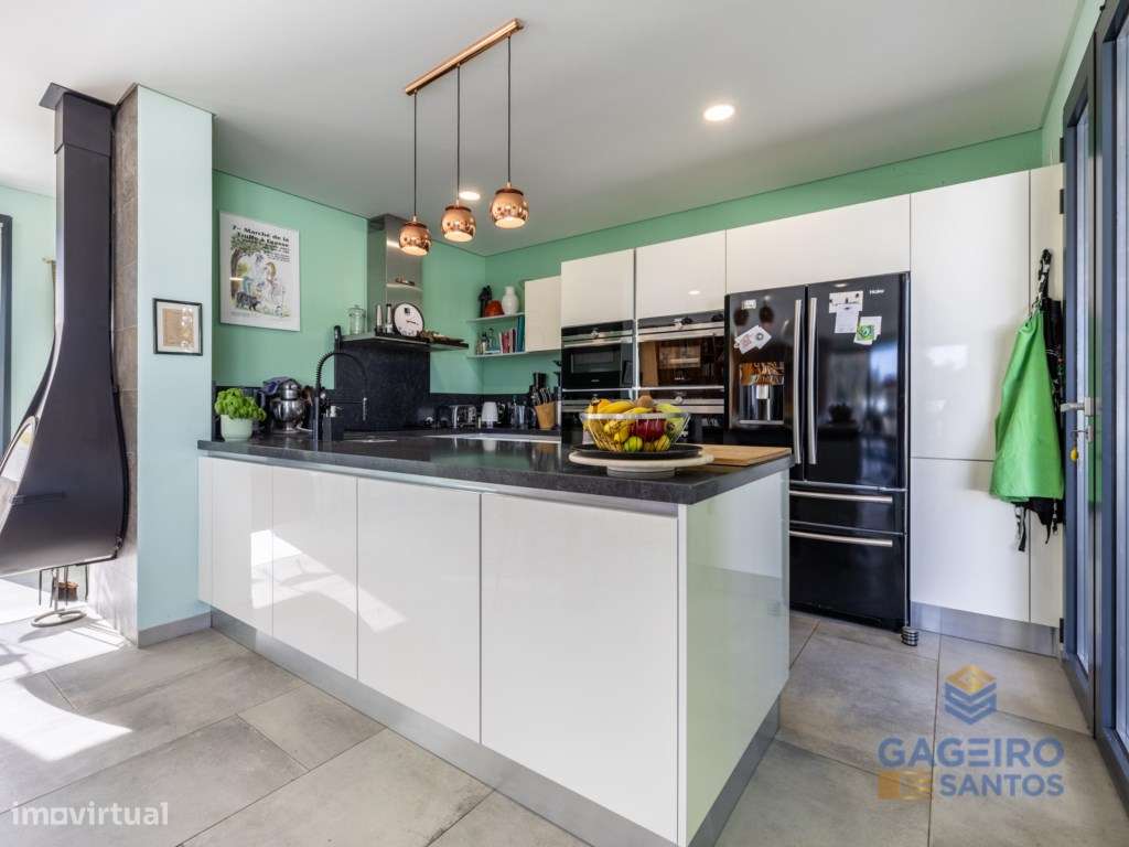 Moradia Térrea T3 Contemporânea com Piscina-14