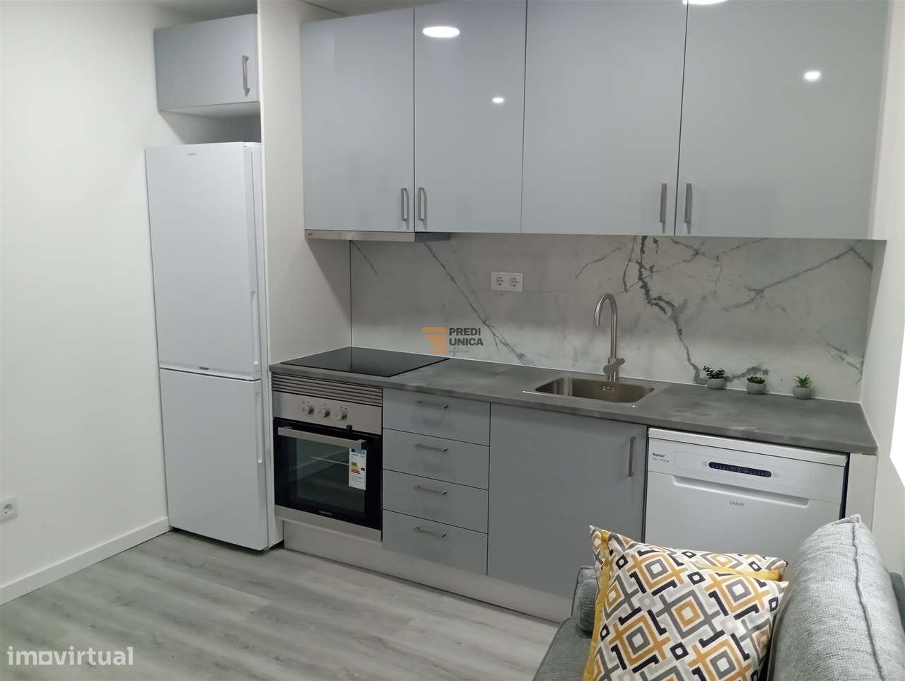 Moradia  T1 totalmente renovada-19