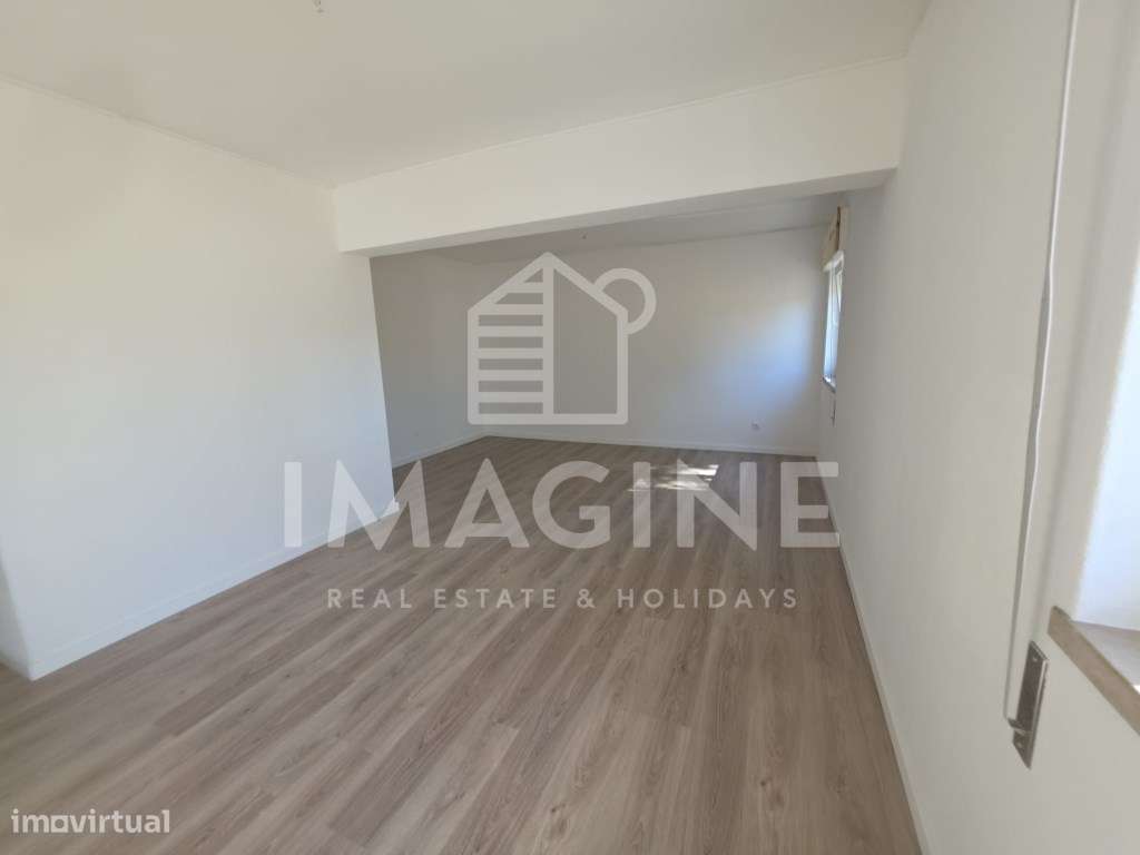 Apartamento T2 Remodelado e equipado em Setúbal-20
