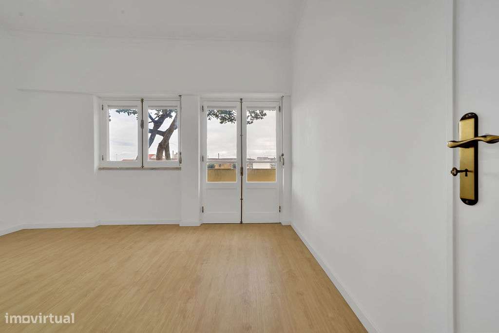 Apartamento T3 c/ Varanda, Centro do Barreiro – Pronto a Habitar! - Grande imagem: 4/25