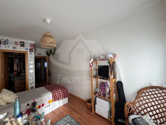 Apartamento T3 com garagem no Parque das Oliveiras, Camarate-19