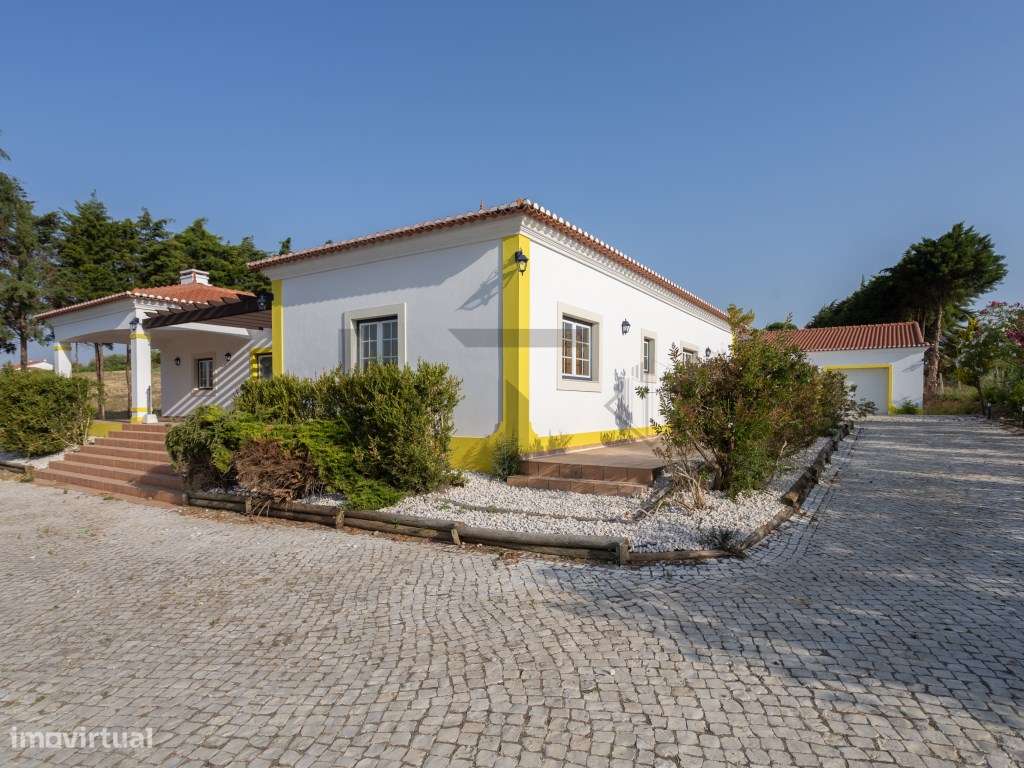 Moradia T4 com Piscina Privada em Terreno de 7600m2, para Venda em ... - Grande imagem: 4/24