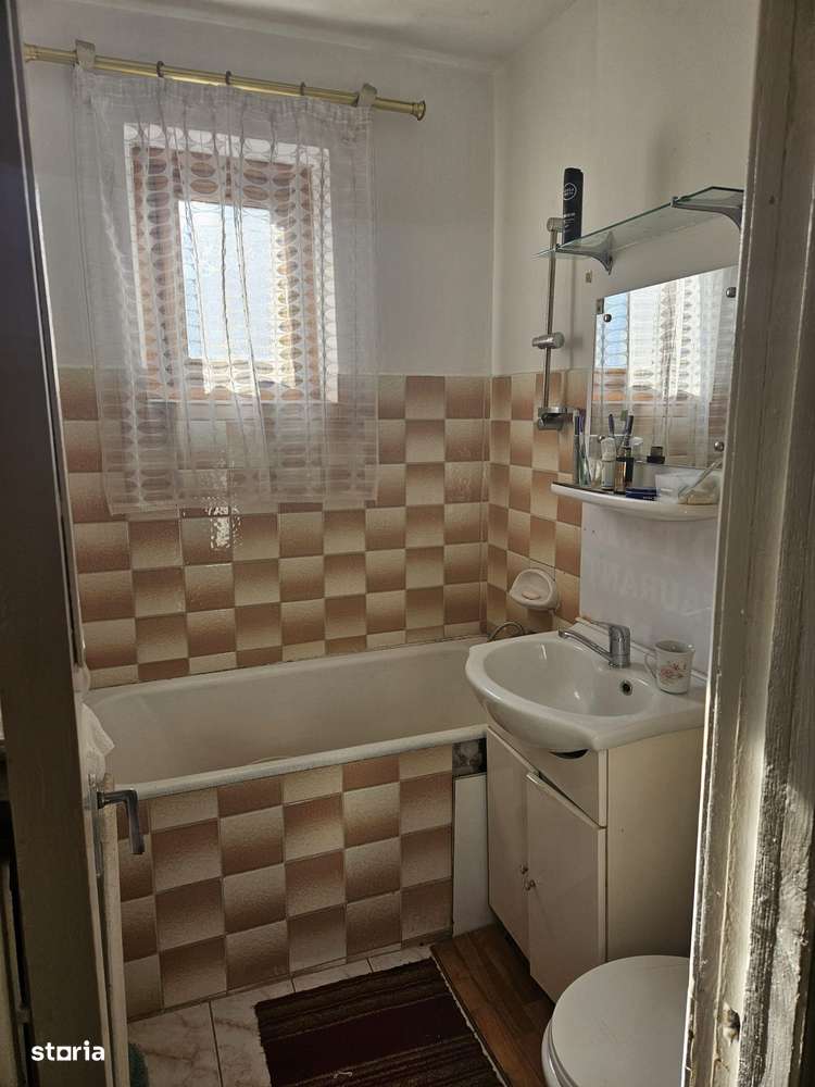 Apartament 3 camere zona Primaverii /Scoala 12 , etaj 4 cu sarpanta-5