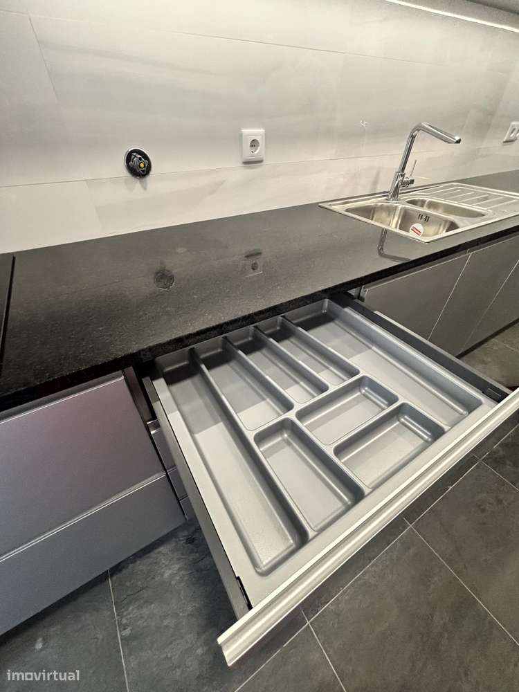 OPORTUNIDADE PREMIUM NO CORAÇÃO DO PORTO - Apartamento T3-6