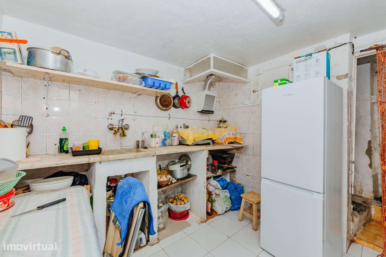 Direito de um terço em Prédio no Bairro São João, Camarate - Grande imagem: 4/25