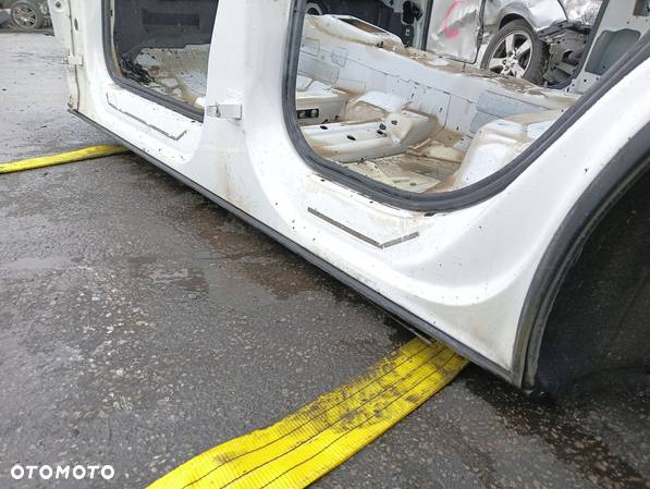 PRÓG LEWY SŁUPEK ŚRODKOWY AUDI Q5 8R LIFT (2012-2016) LY9C - 3