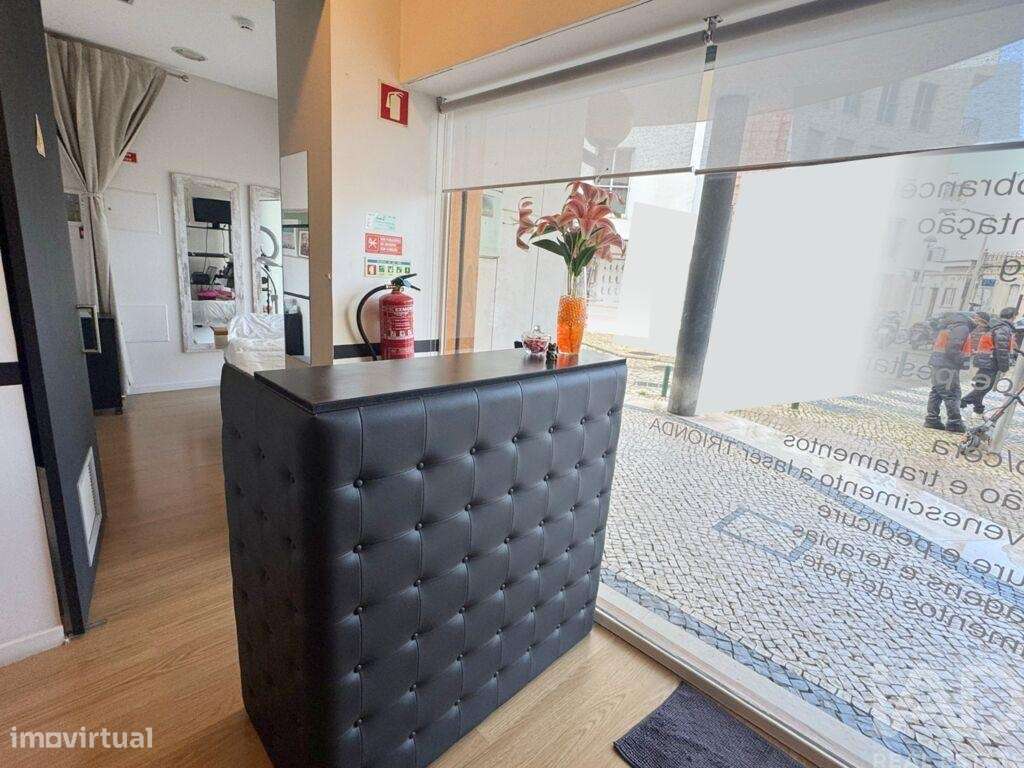 Loja / Estabelecimento Comercial em Faro (Sé e São Pedro) de 60,00 m2 - Grande imagem: 4/19