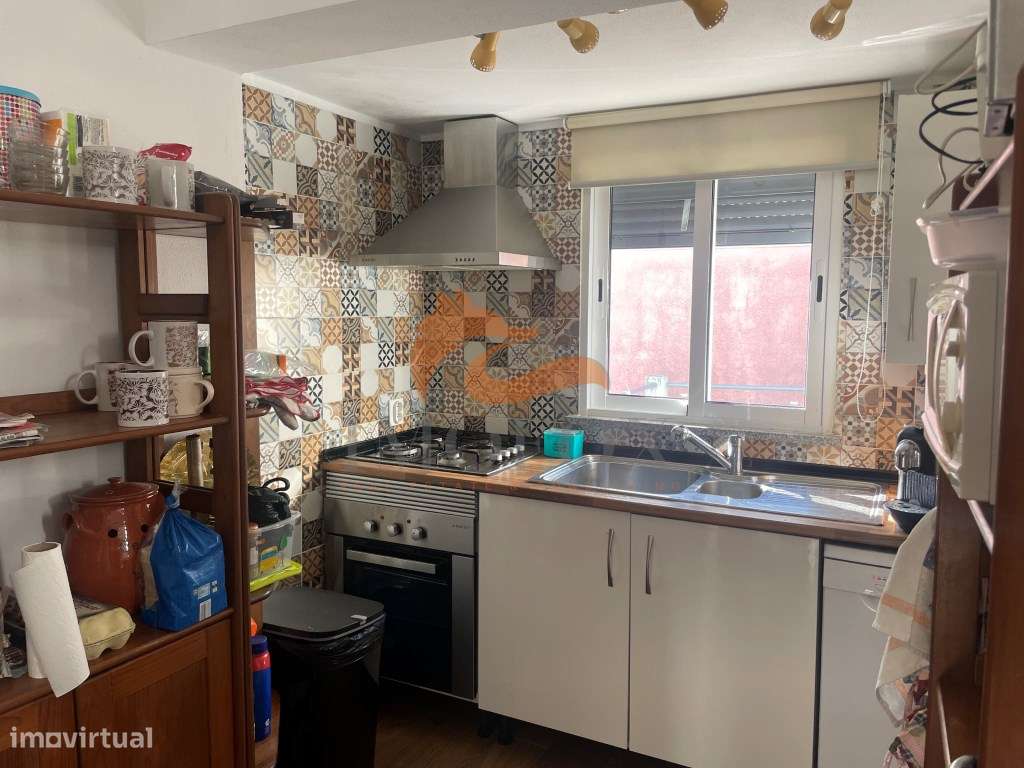 Casa com 2 quartos e jardim nas Corgas, Pomares - Arganil-9