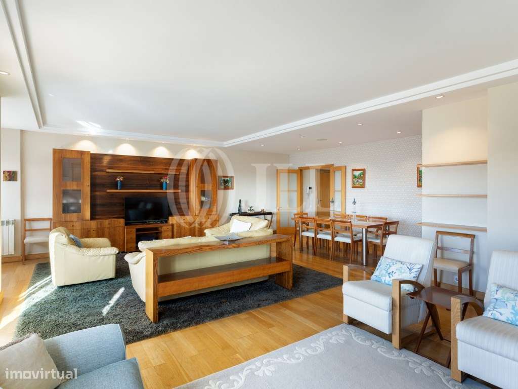 Apartamento T4 mobilado, com garagem, nas Antas, Porto - Grande imagem: 2/27