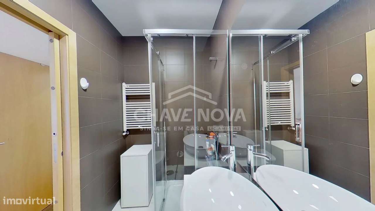 T2 | Suite | Lugar de Garagem | Arrumos | Varandim-22