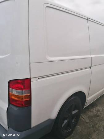 VW TRANSPORTER T5 06r  ĆWIARTKA BŁOTNIK POSZYCIE PRAWY TYŁ - 1