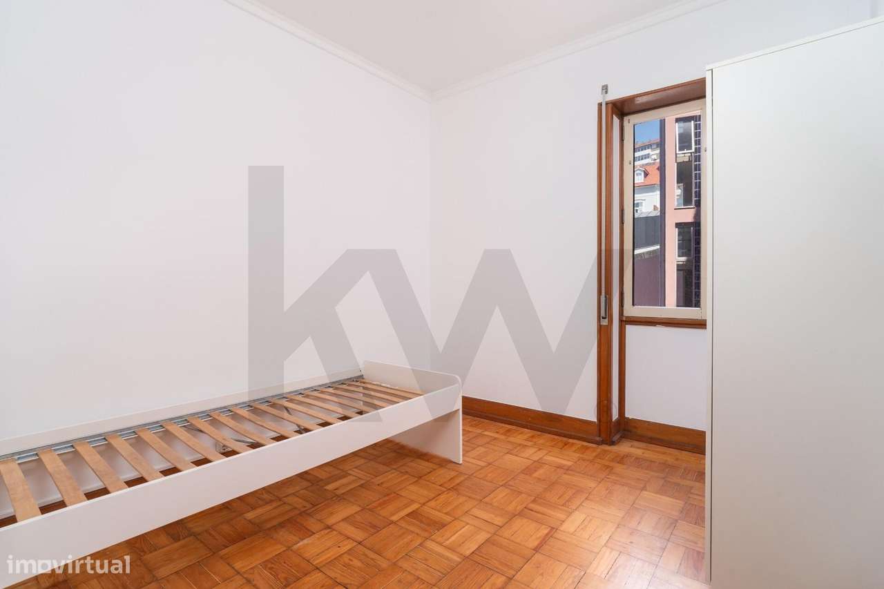 2 Apartamentos T8 + Piso Independente | 3 Garagens | Coimbra-16