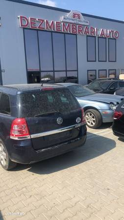 Dezmembram Opel Zafira 1.6 benzina an fabr 2011 - 3